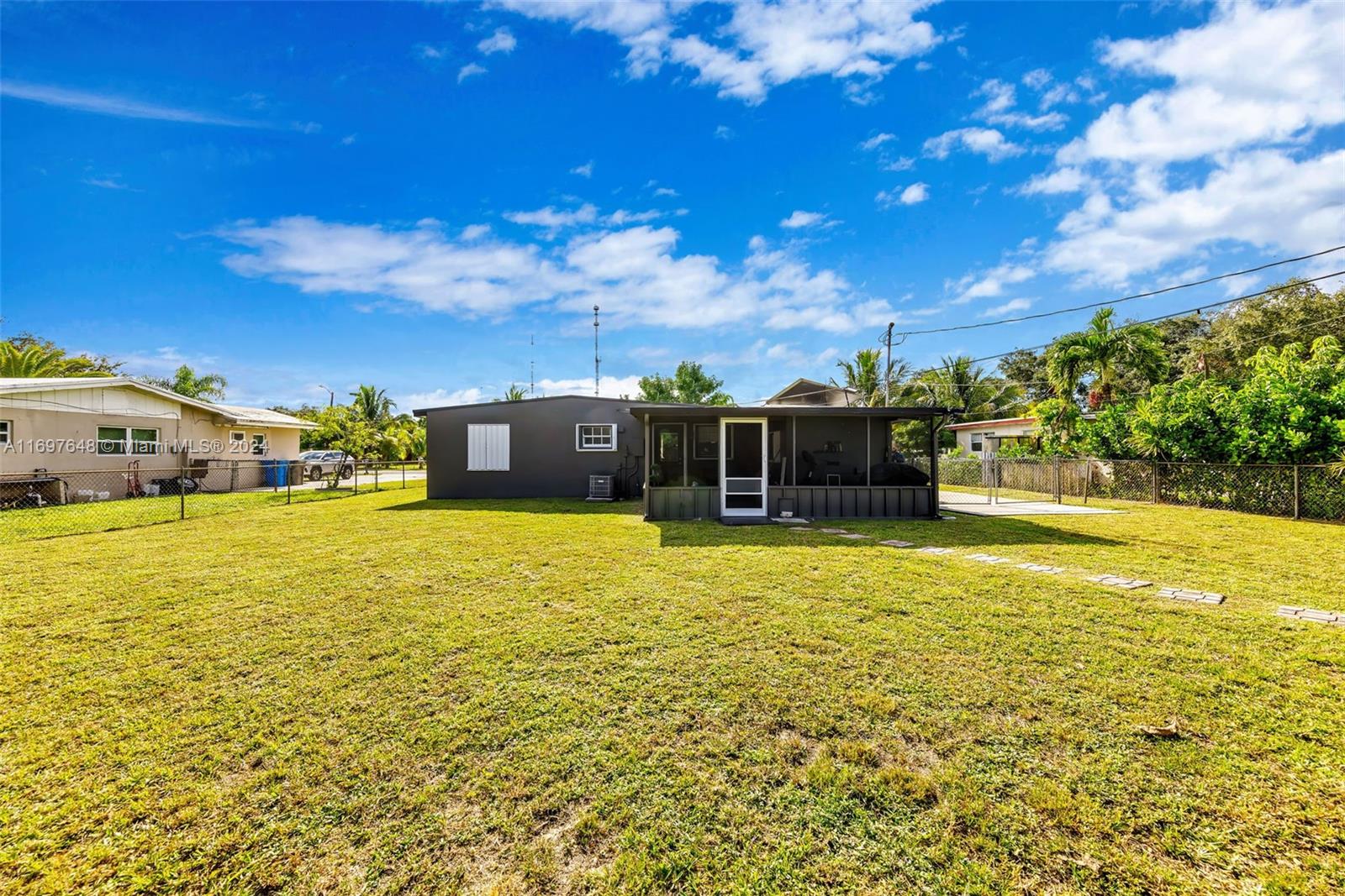 107 Thomas Rd