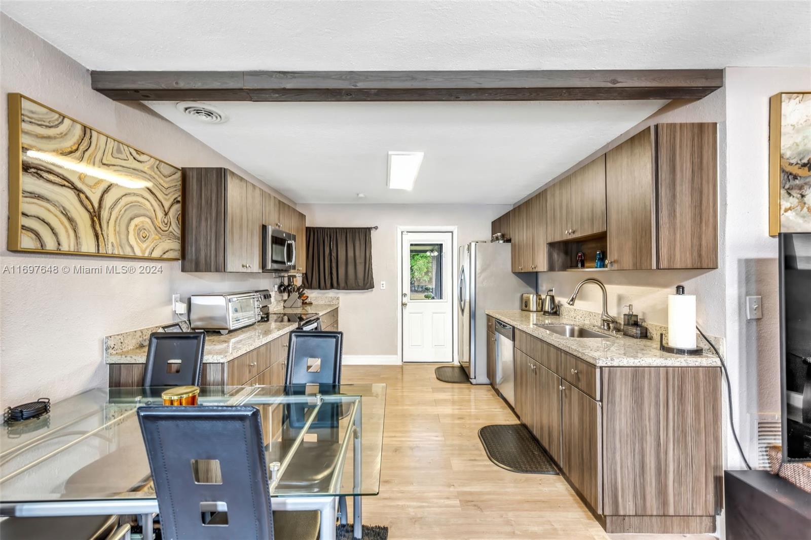 107 Thomas Rd