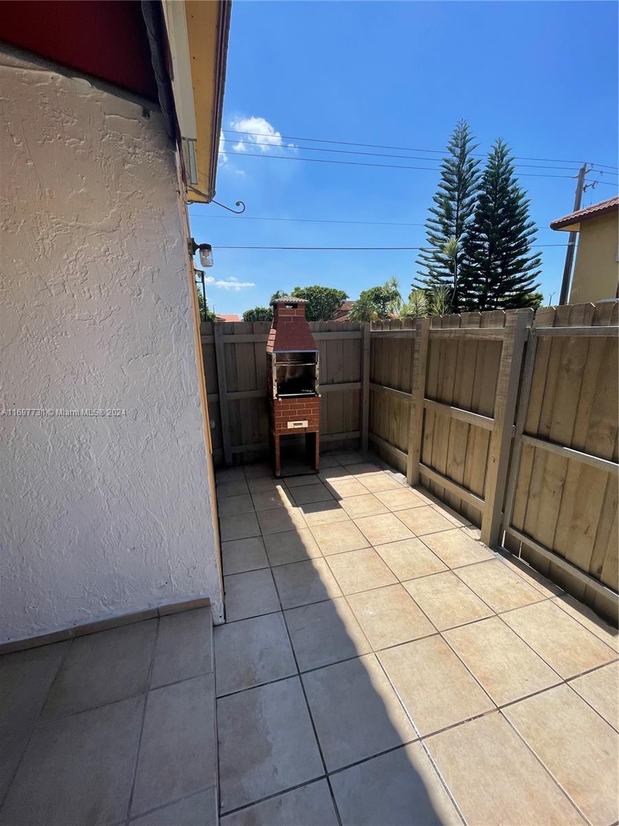 10897 NW 7th St # 29 Unit: 14-29