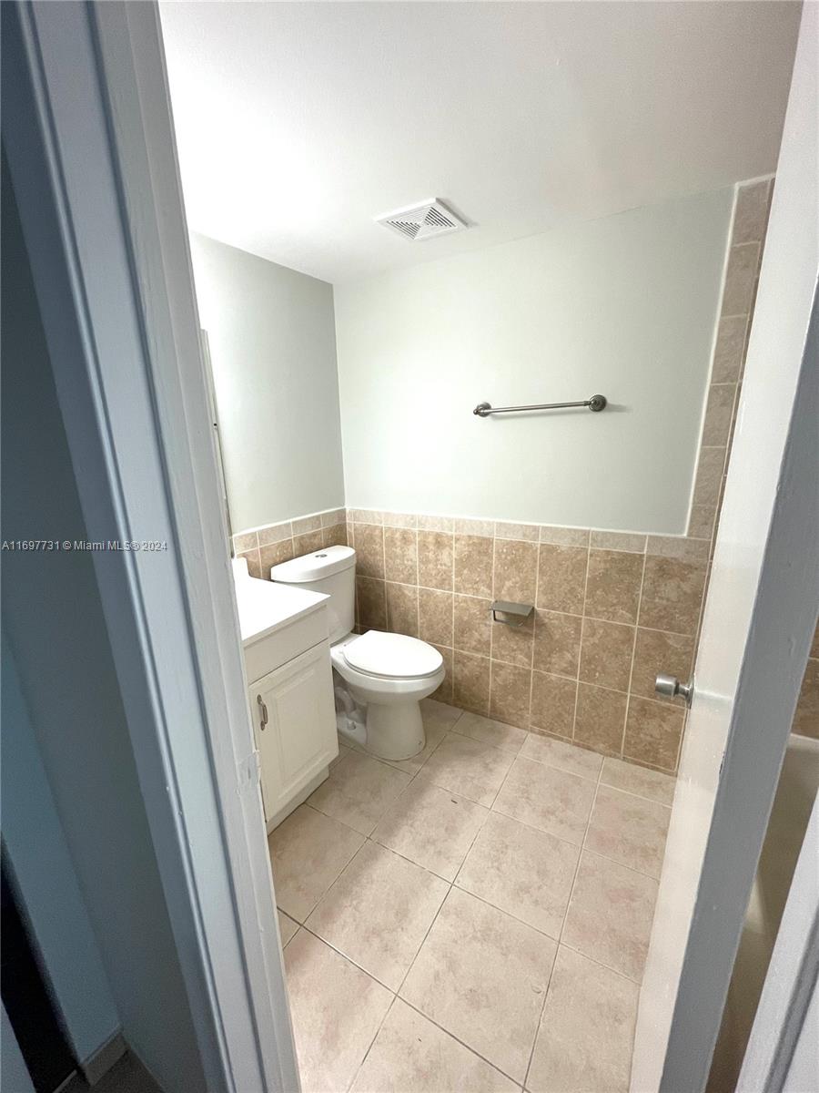 10897 NW 7th St # 29 Unit: 14-29