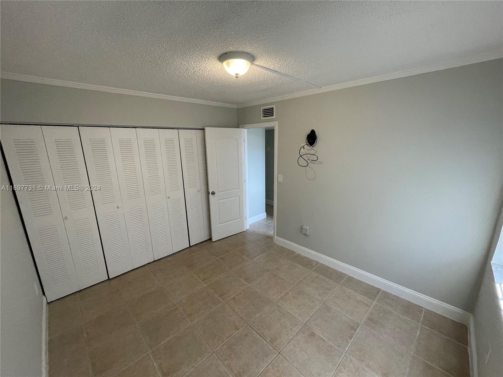 10897 NW 7th St # 29 Unit: 14-29