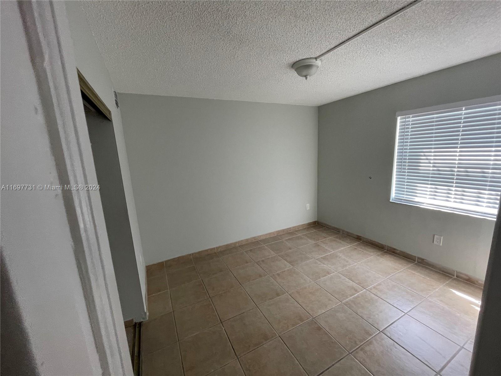 10897 NW 7th St # 29 Unit: 14-29