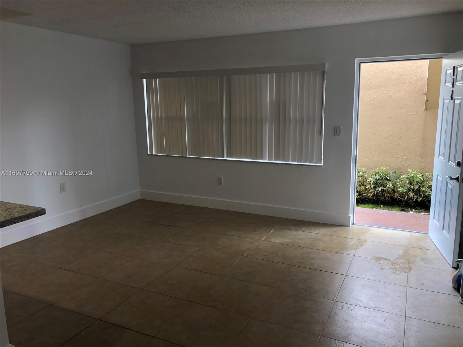 8660 NW 5th Ter # 102 Unit: 15-102