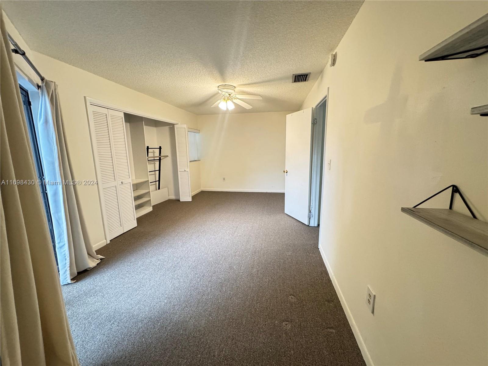 3046 Center St # 3046