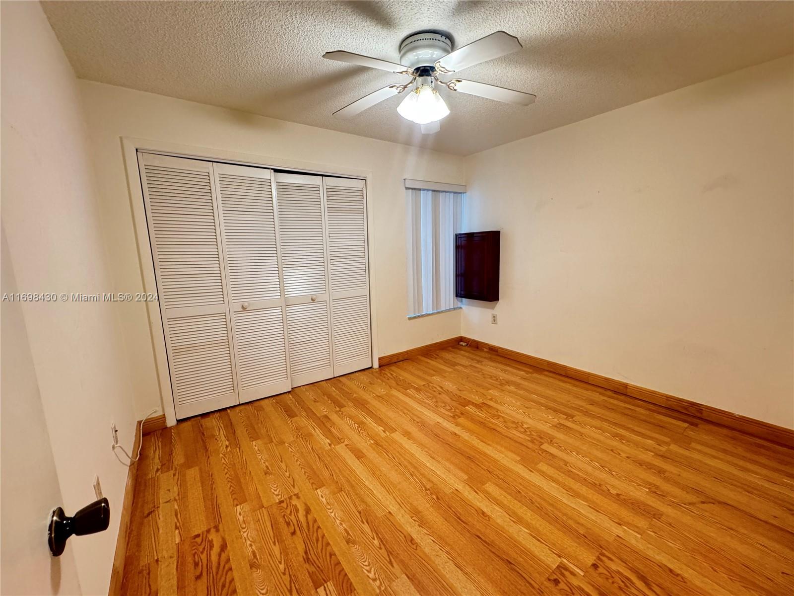 3046 Center St # 3046