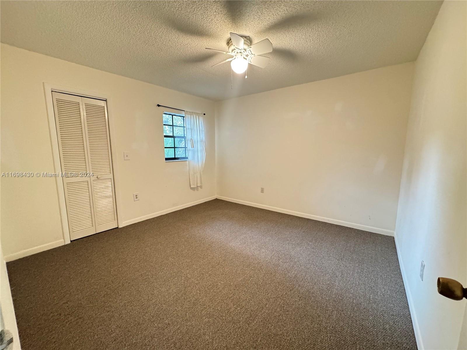 3046 Center St # 3046