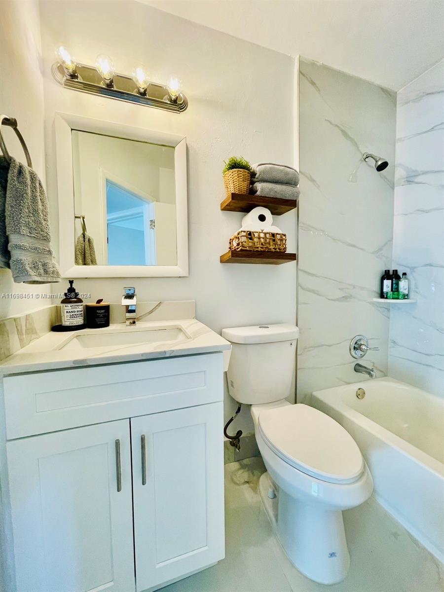 101 NW 21st St