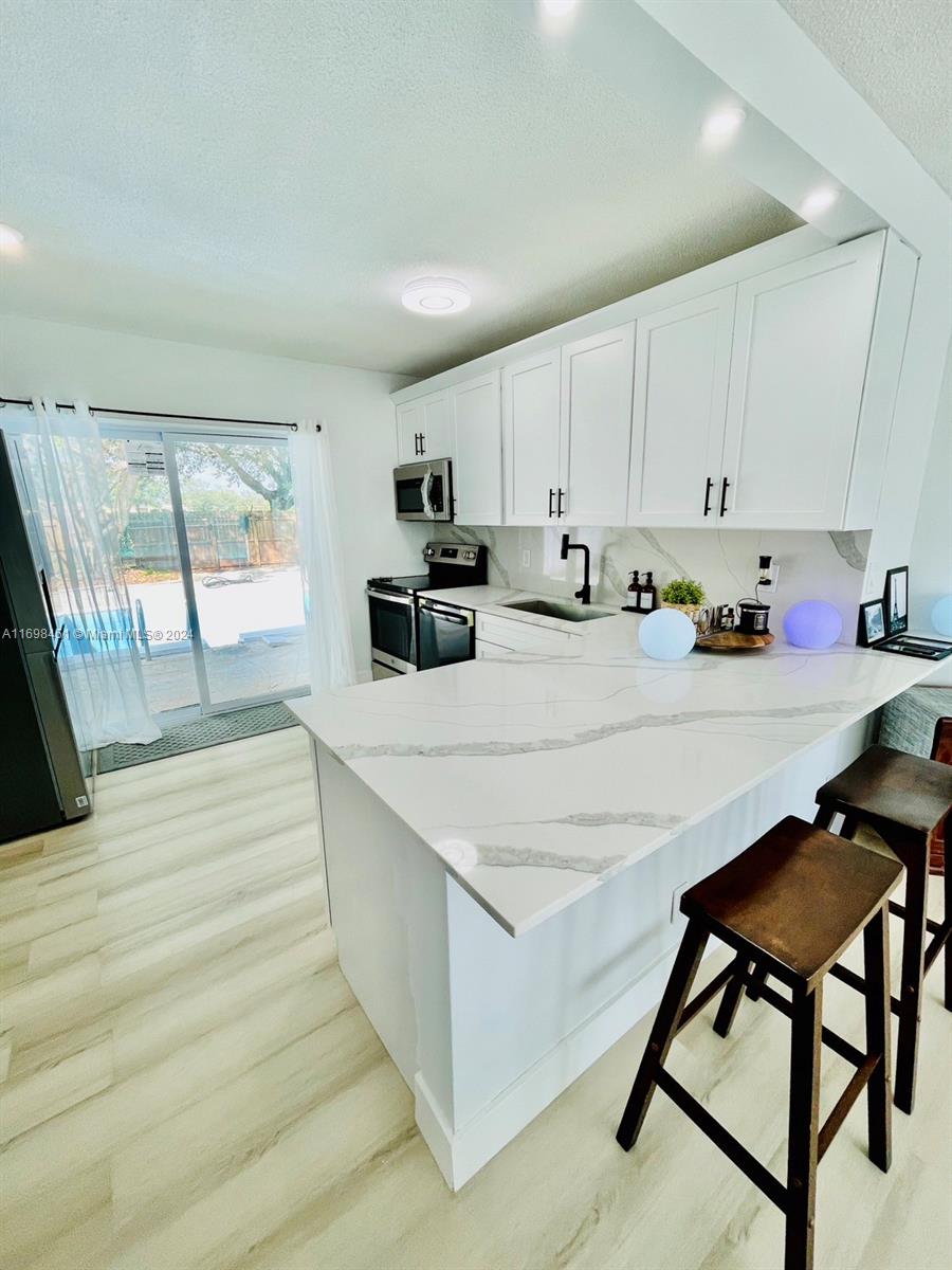 101 NW 21st St