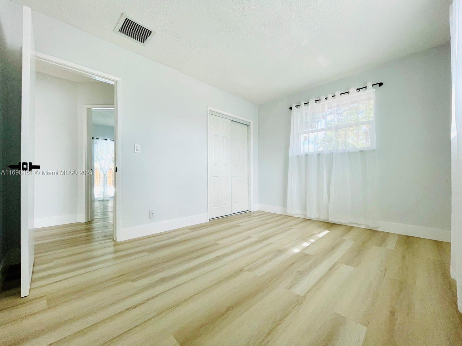 101 NW 21st St