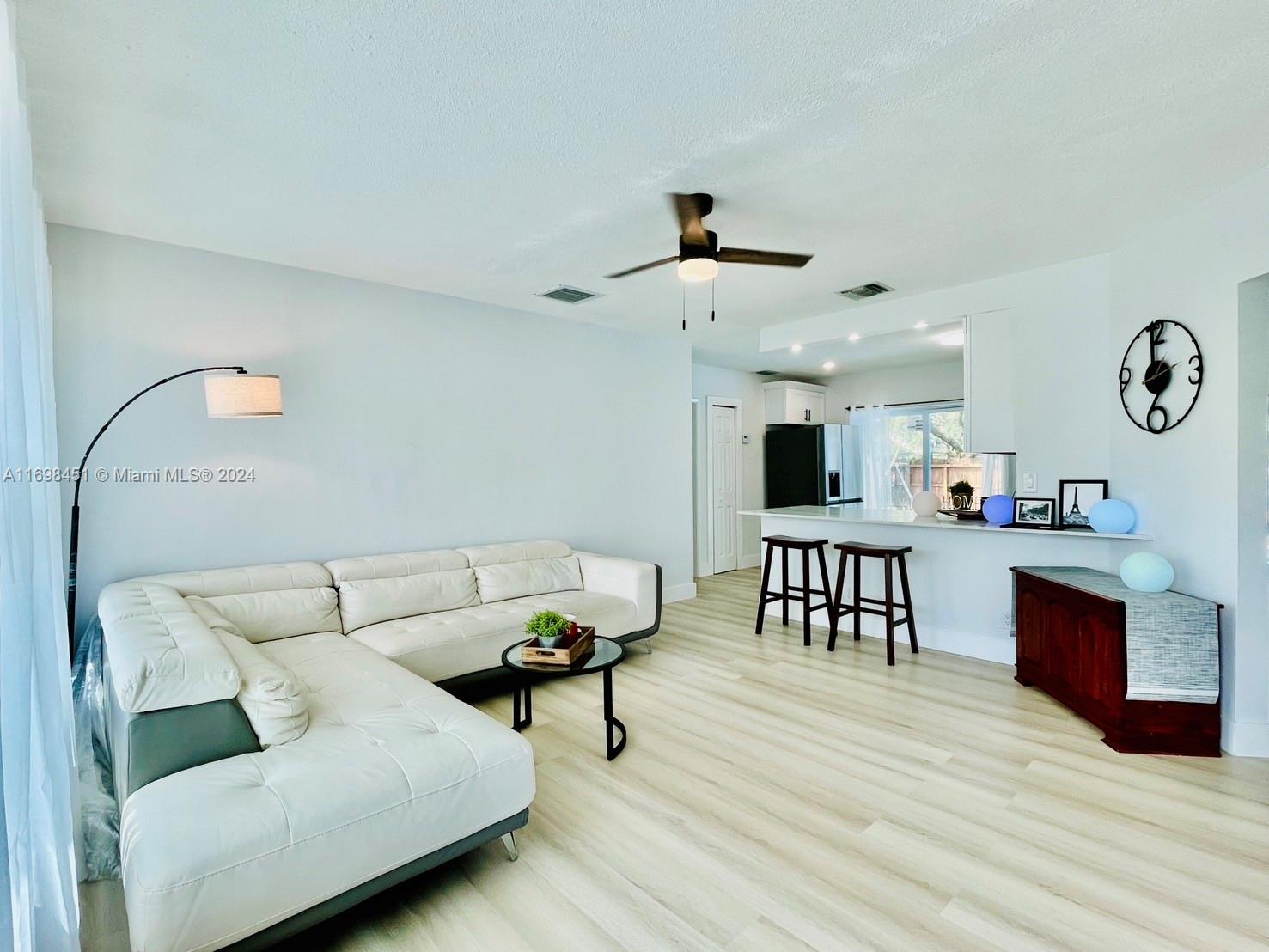 101 NW 21st St