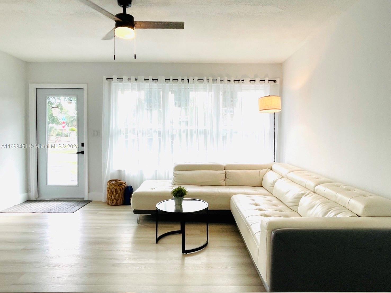 101 NW 21st St