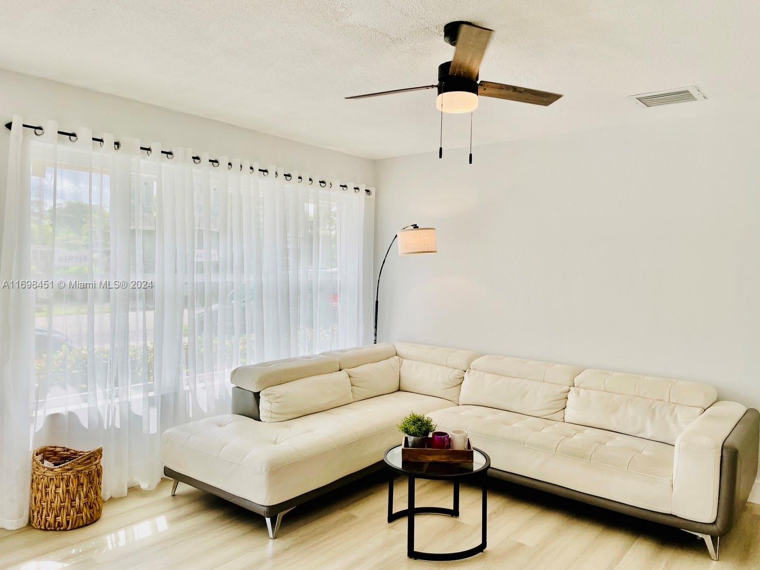 101 NW 21st St