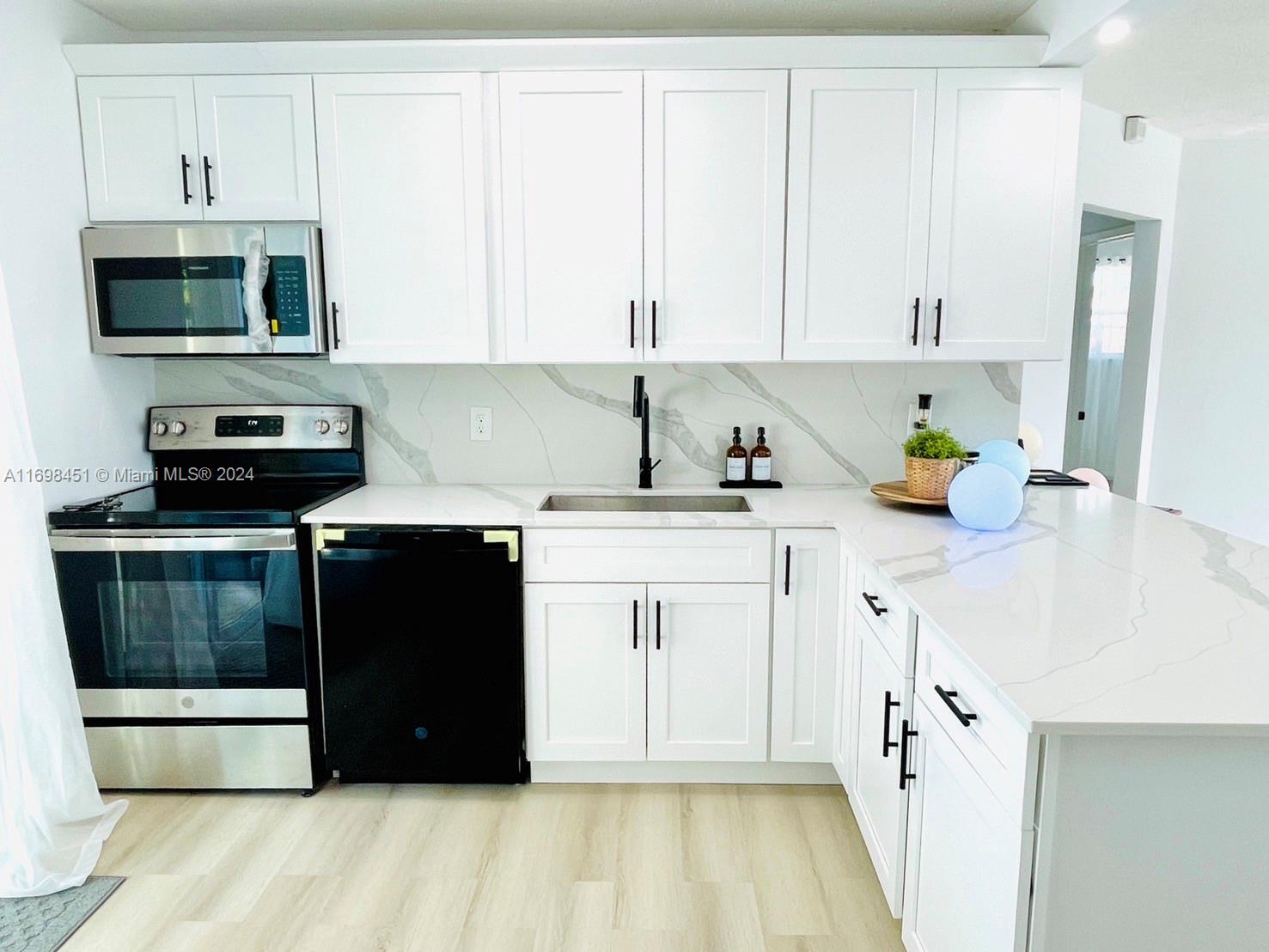 101 NW 21st St