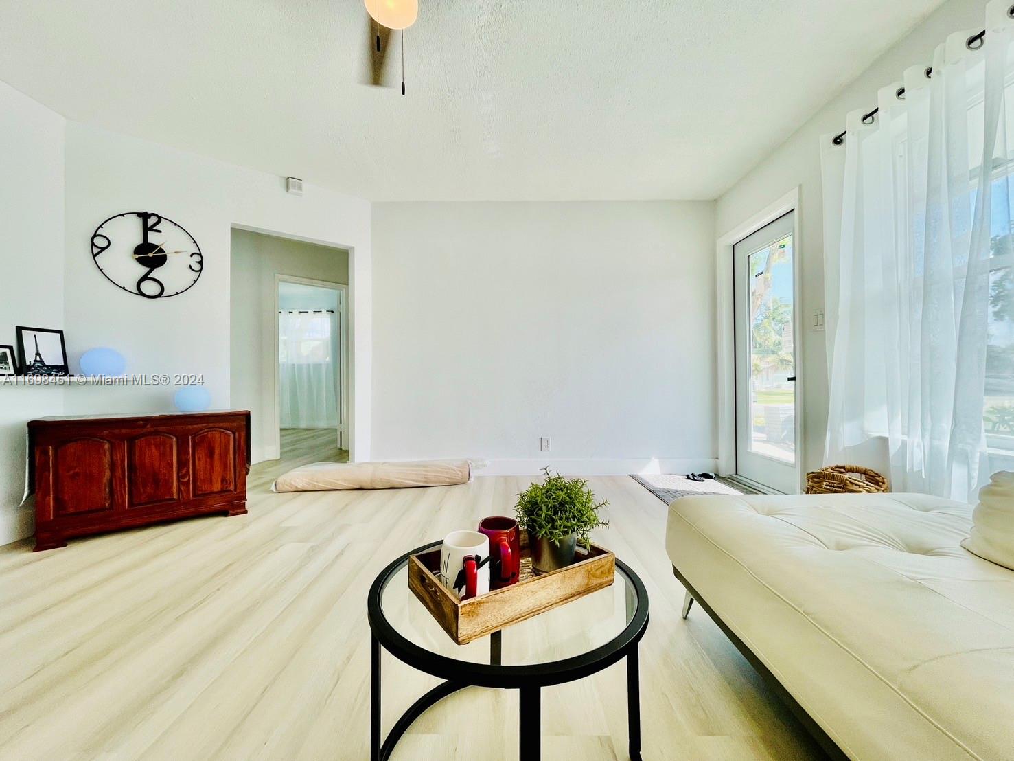 101 NW 21st St