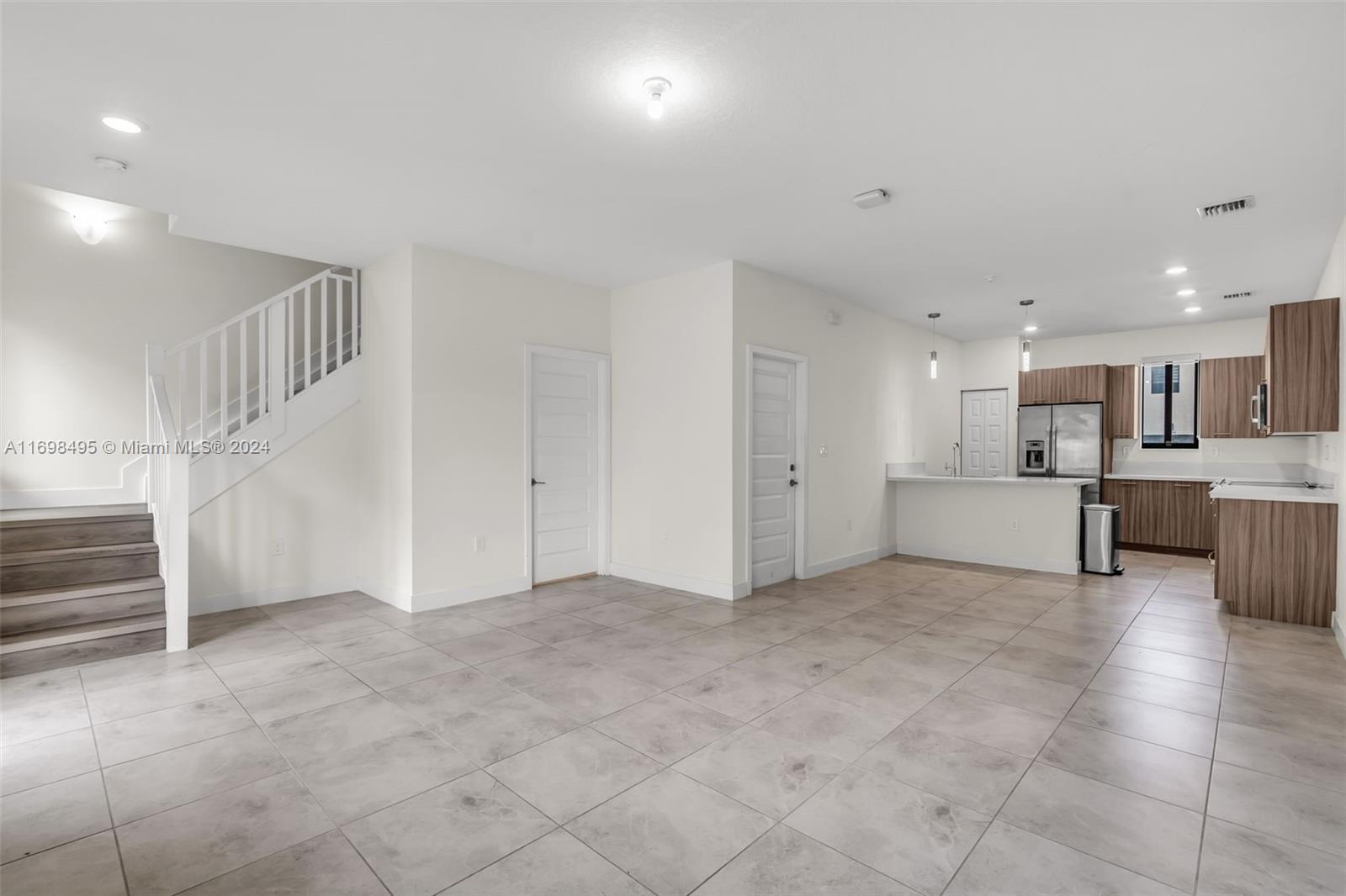 4655 NW 84th Ave