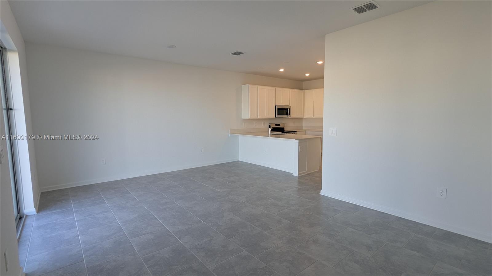 3023 Chantilly Drive
