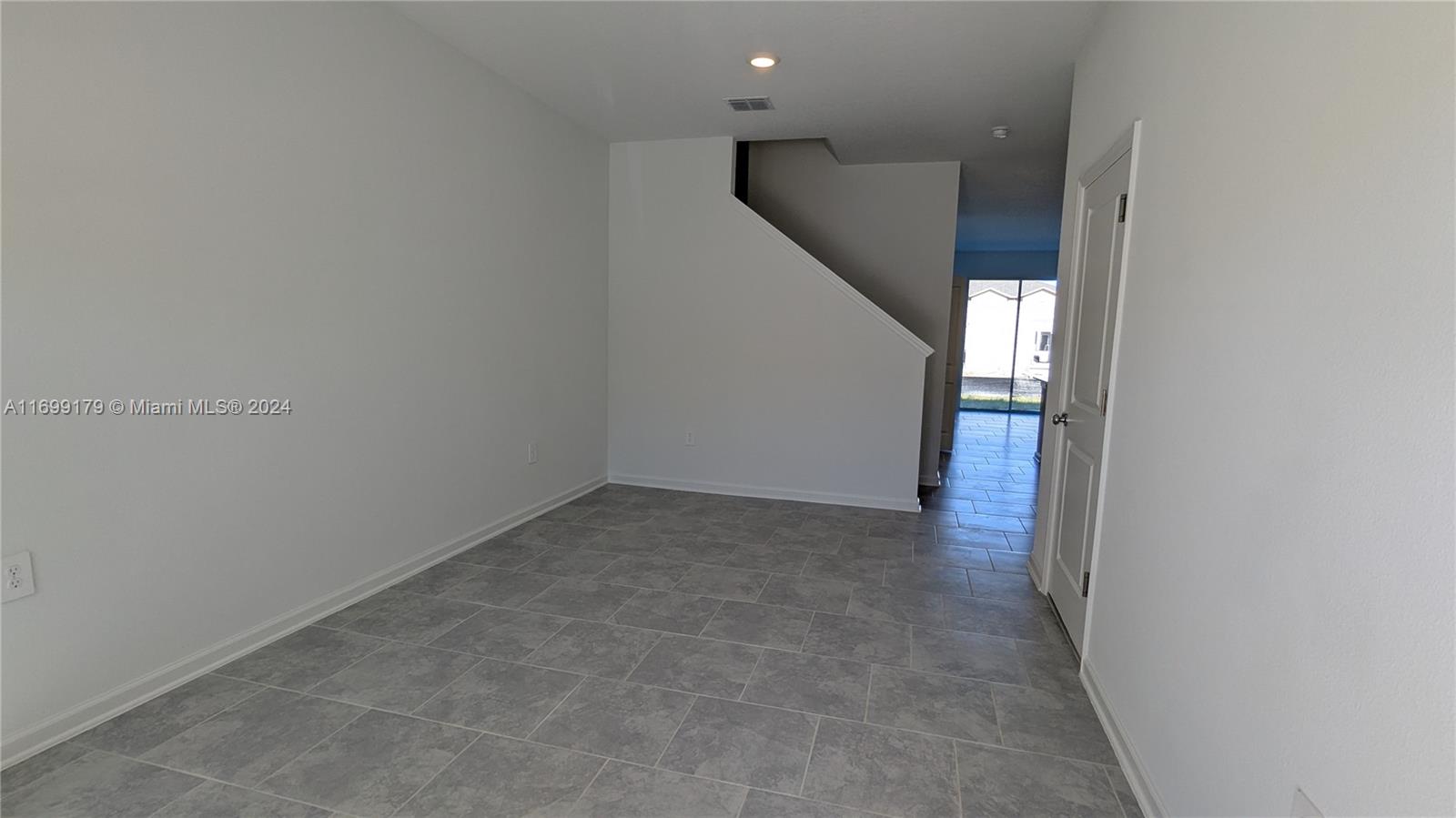 3023 Chantilly Drive