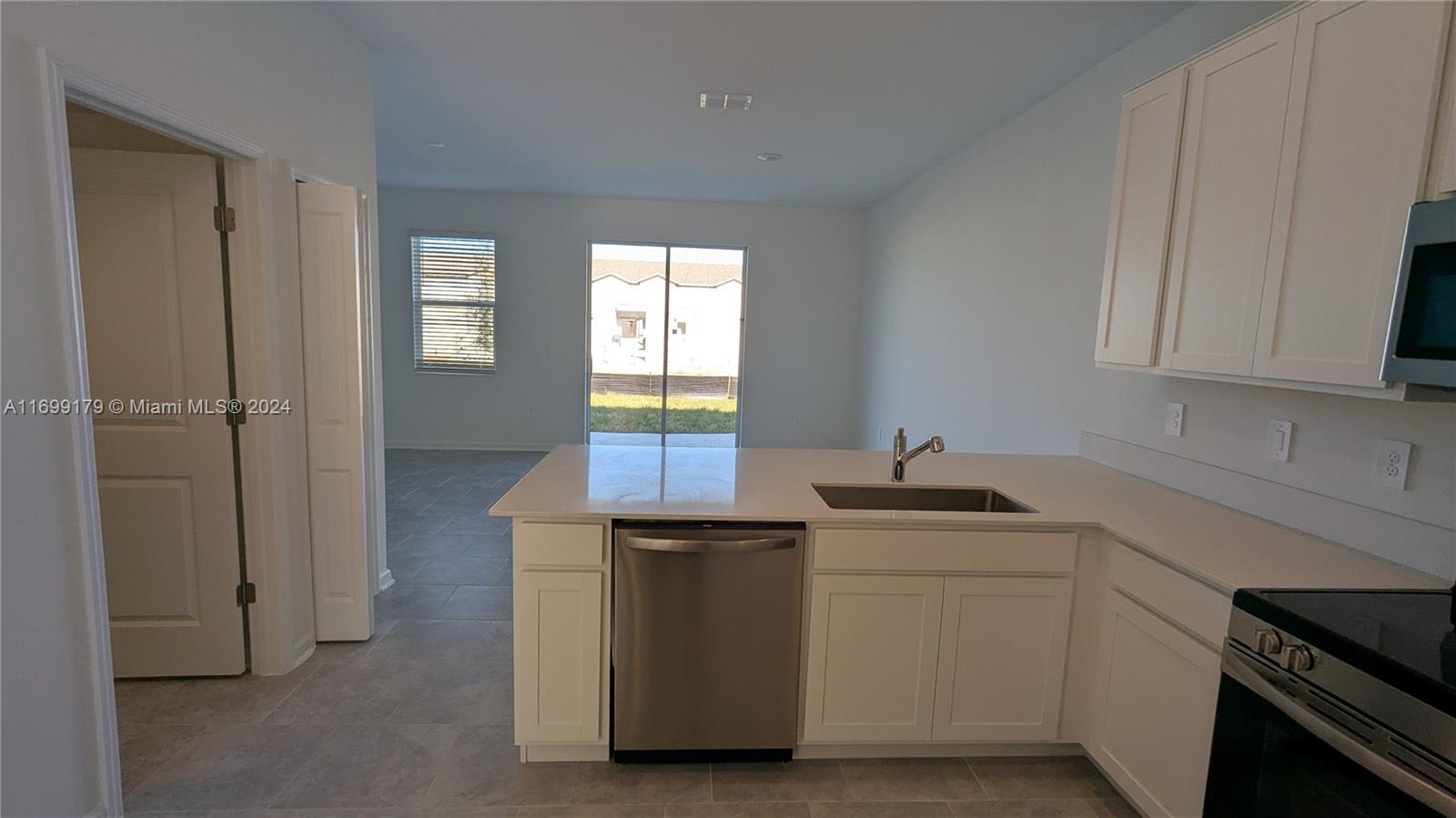 3023 Chantilly Drive
