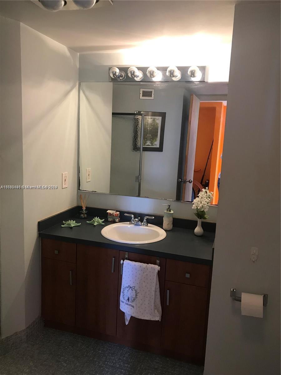 1351 NE Miami Gardens Dr Unit: 516E