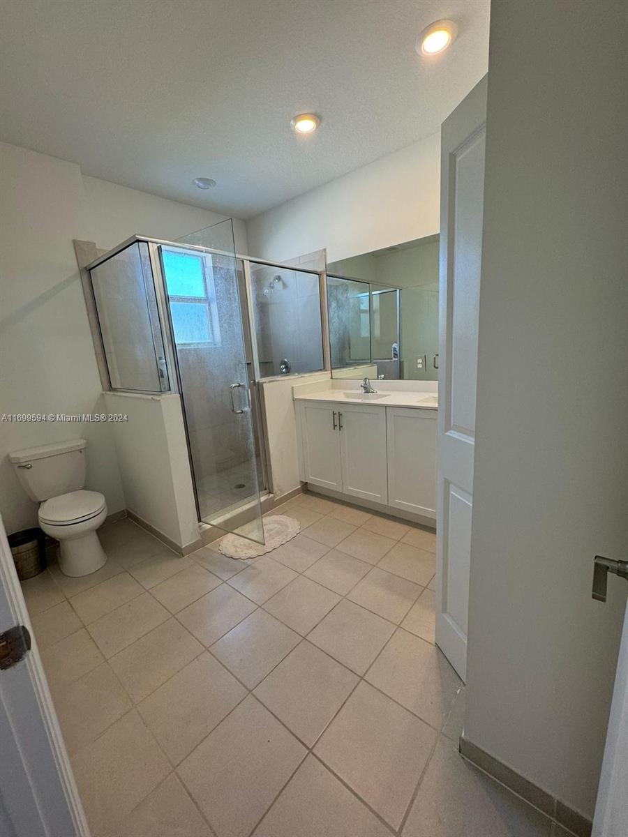 2687 SE 13th Ct
