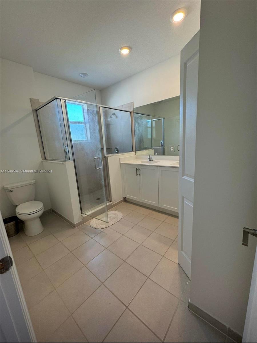 2687 SE 13th Ct