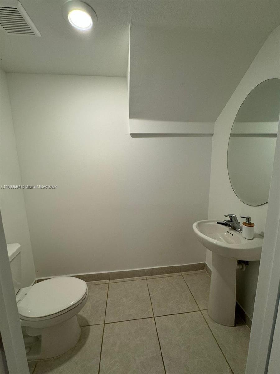 2687 SE 13th Ct