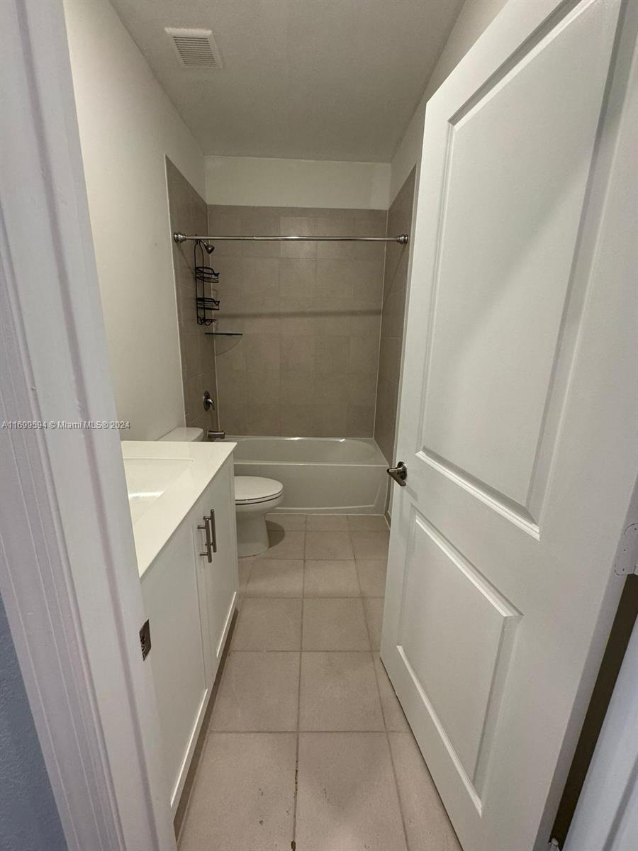 2687 SE 13th Ct