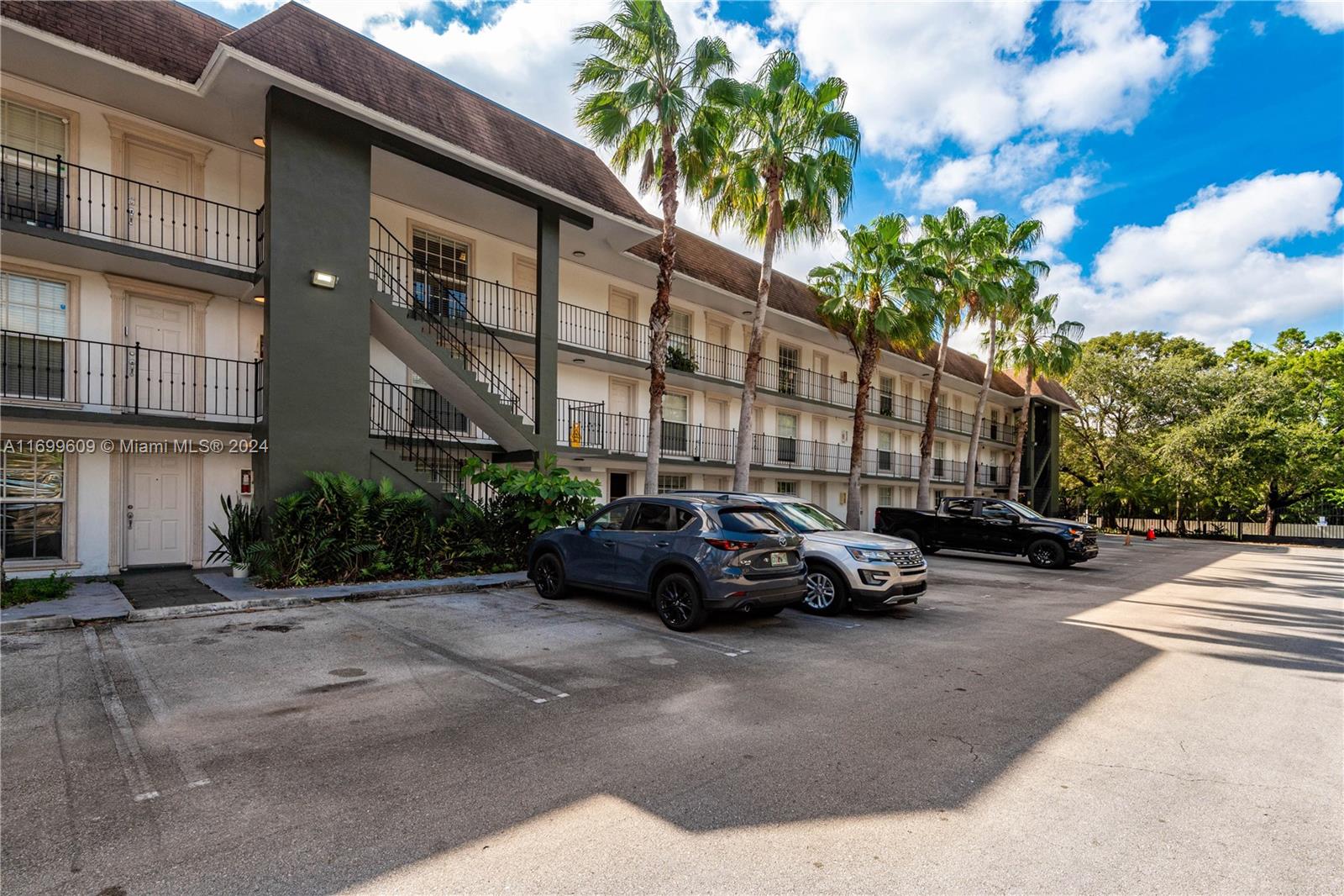 3245 Virginia St # 50