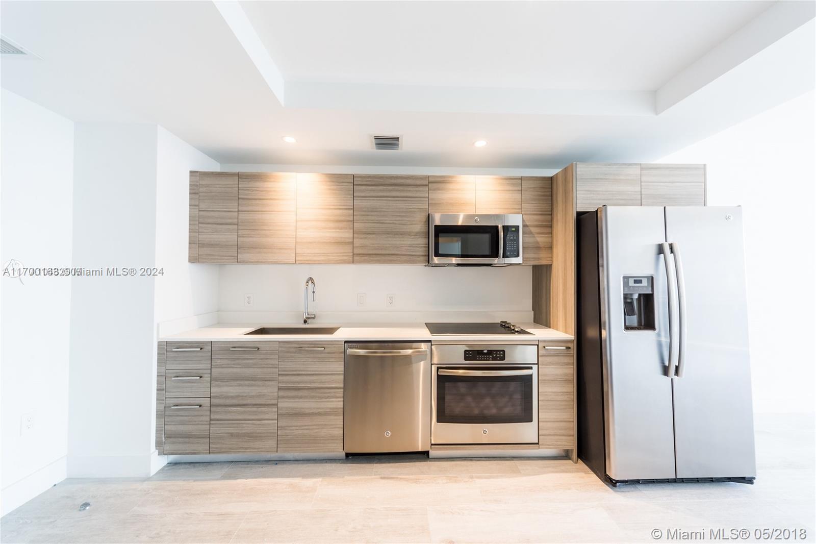 121 NE 34th St # 2703