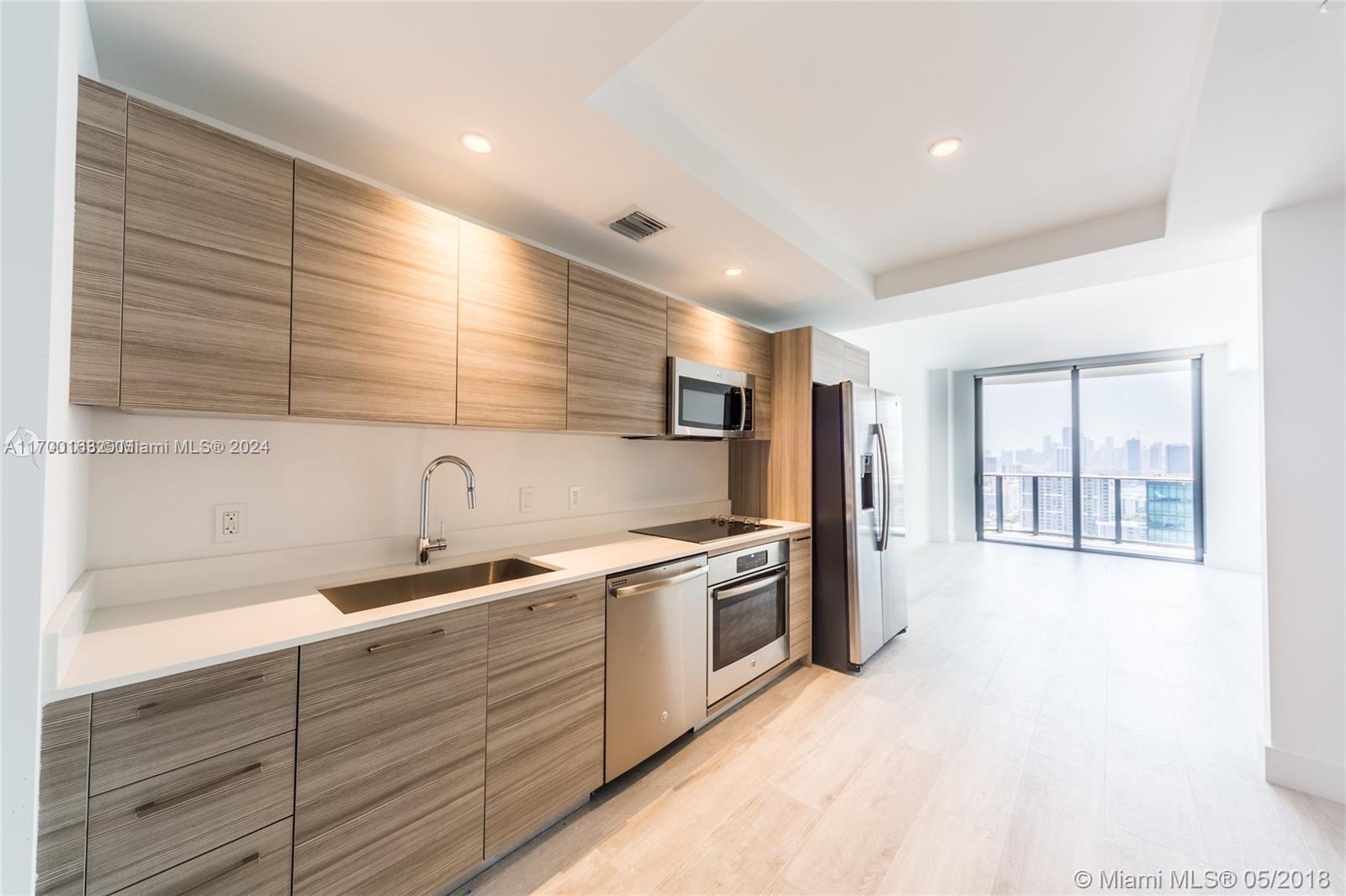 121 NE 34th St # 2703