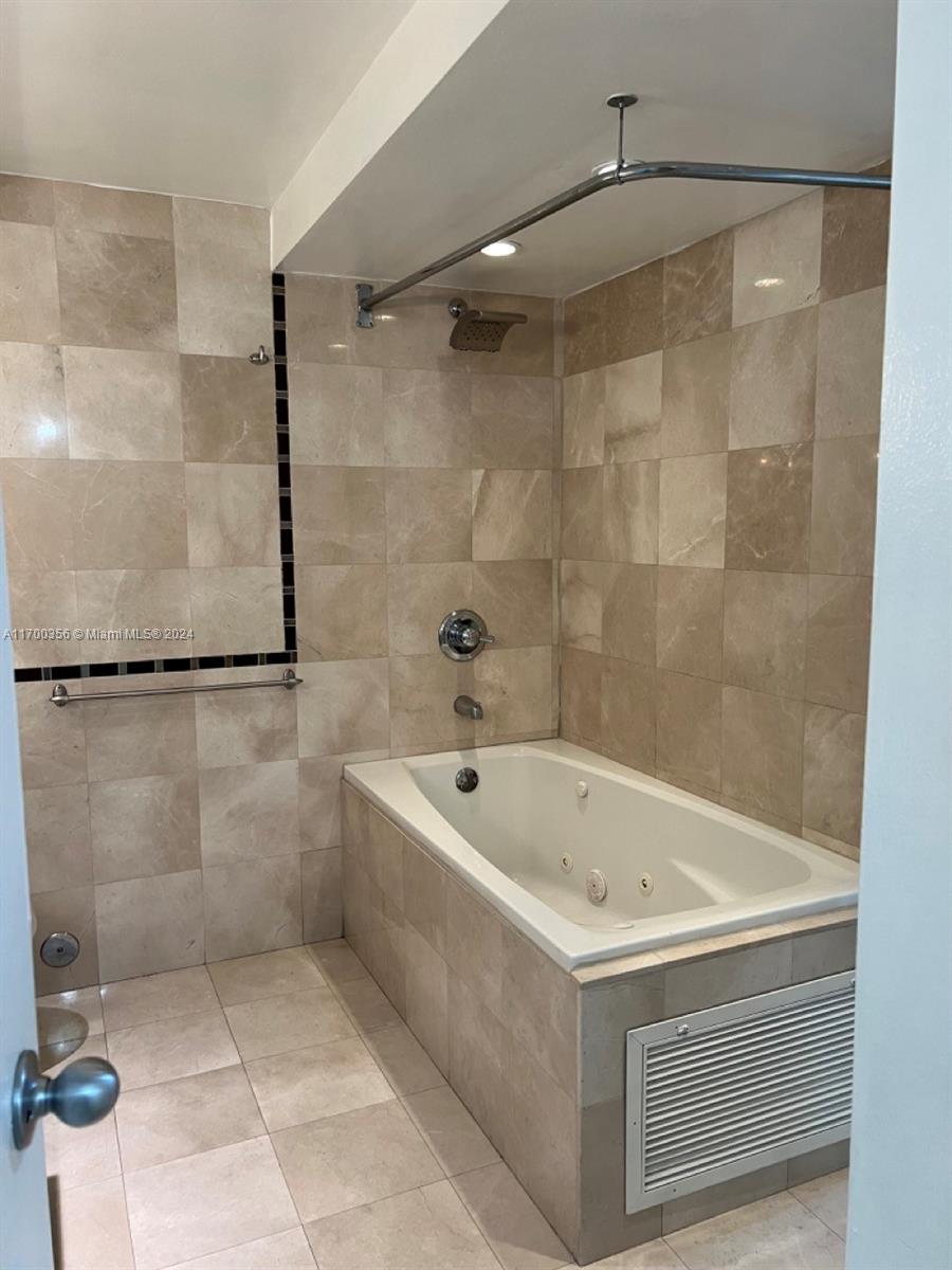 1740 NW N River Dr # 425