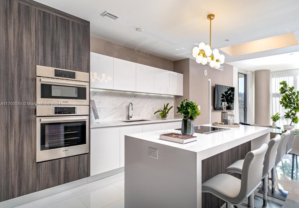 851 NE 1st Ave # 1011