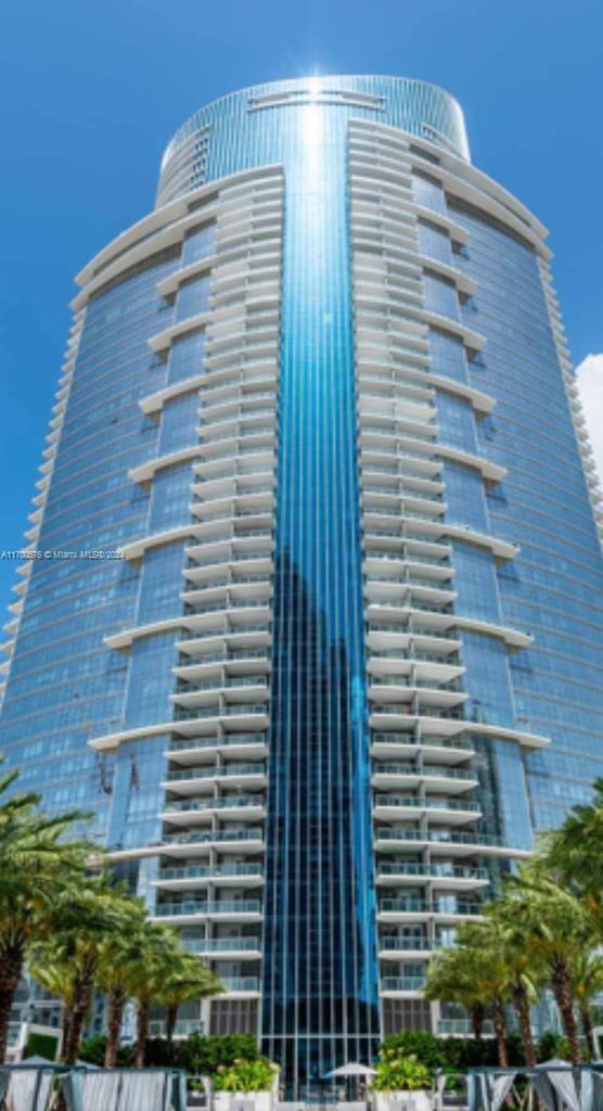 851 NE 1st Ave # 1011