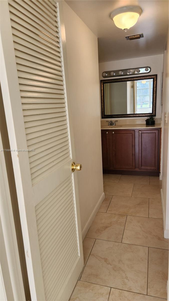 3195 Foxcroft Rd # F110