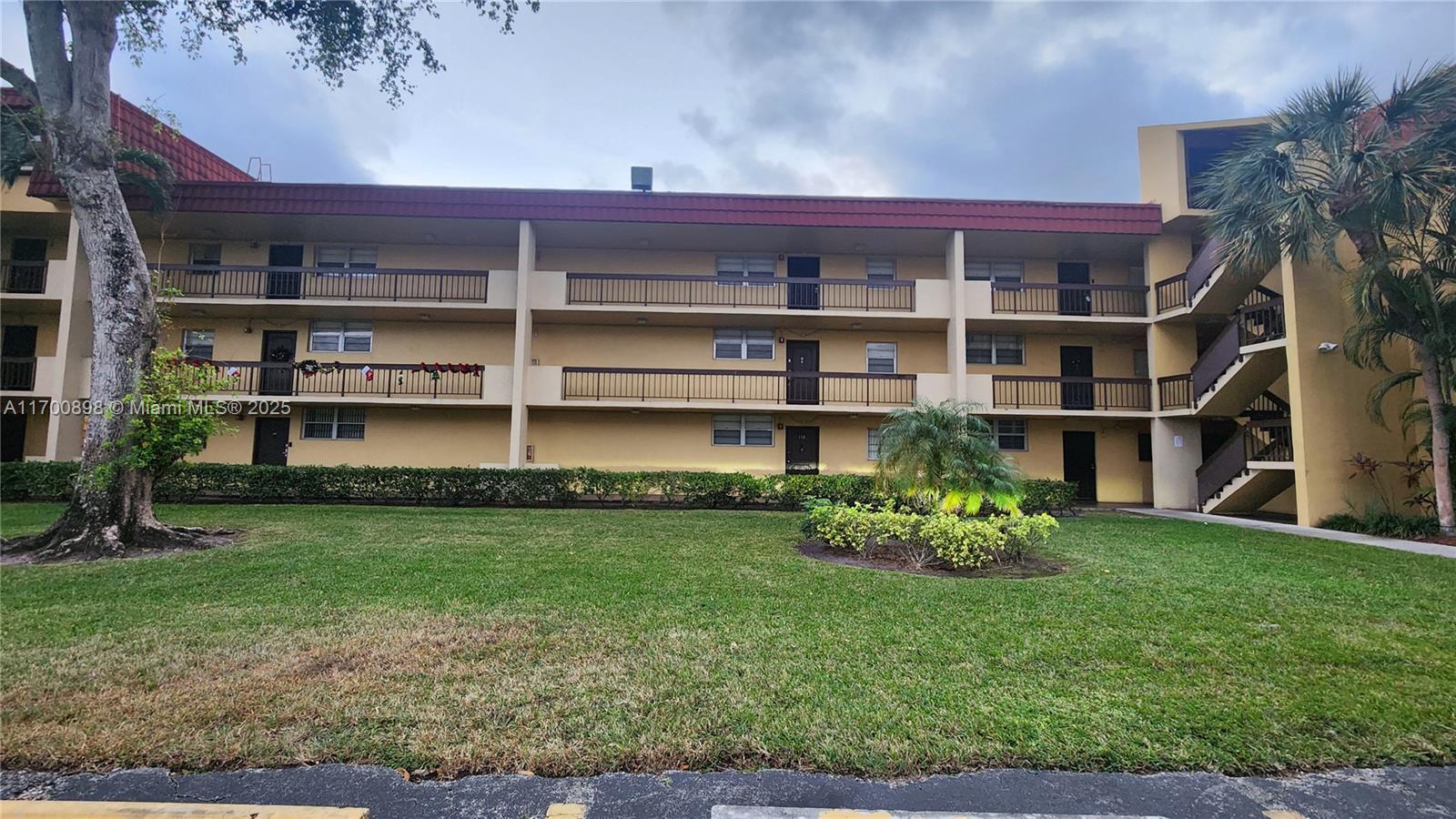 3195 Foxcroft Rd # F110