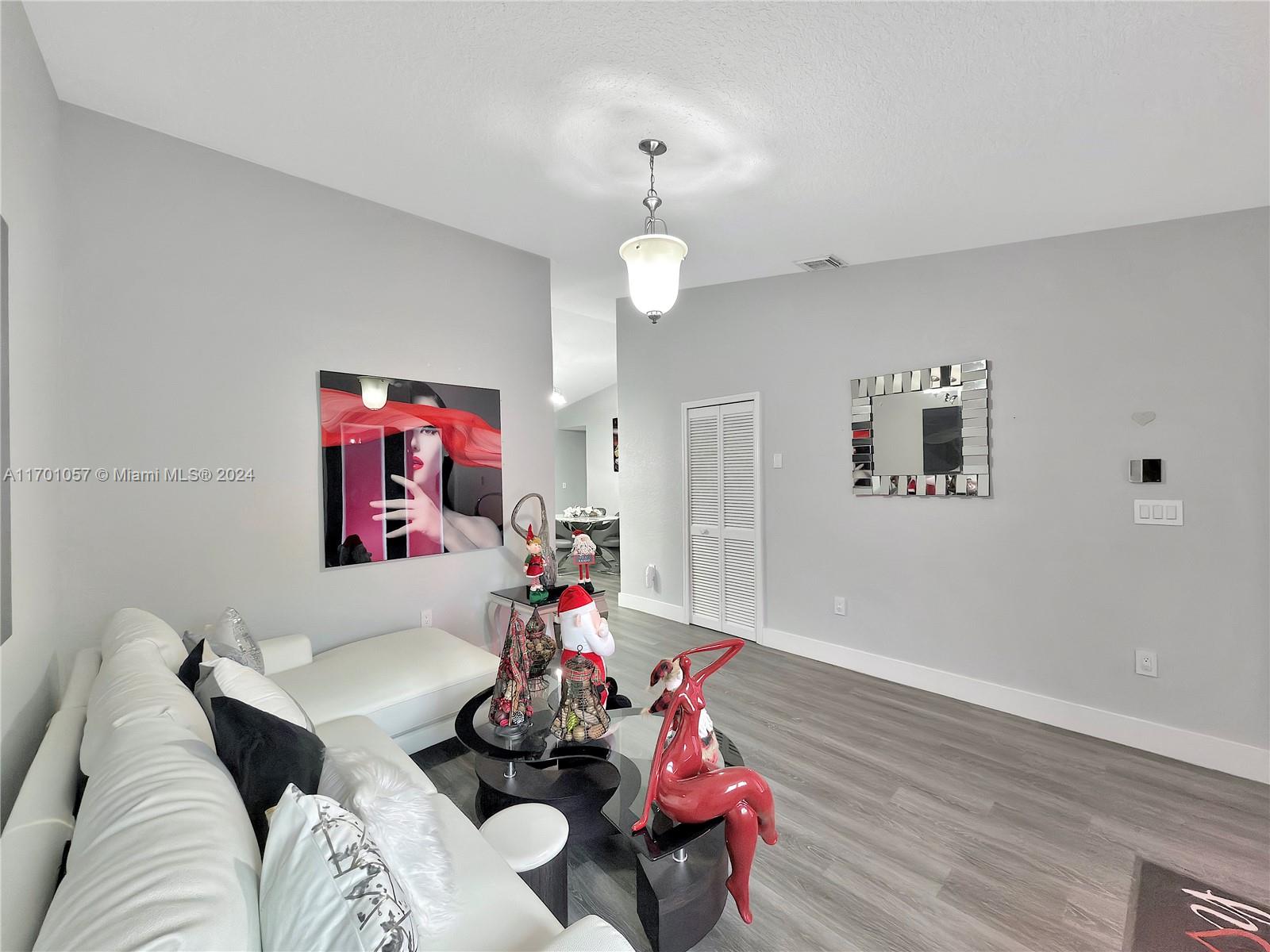 2921 SW 136th Ct