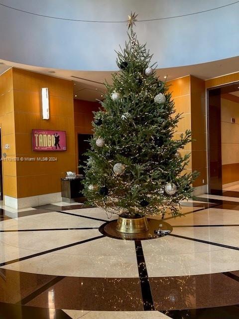 244 Biscayne Blvd # 907