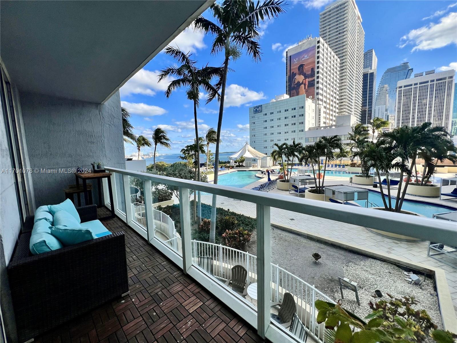 244 Biscayne Blvd # 907