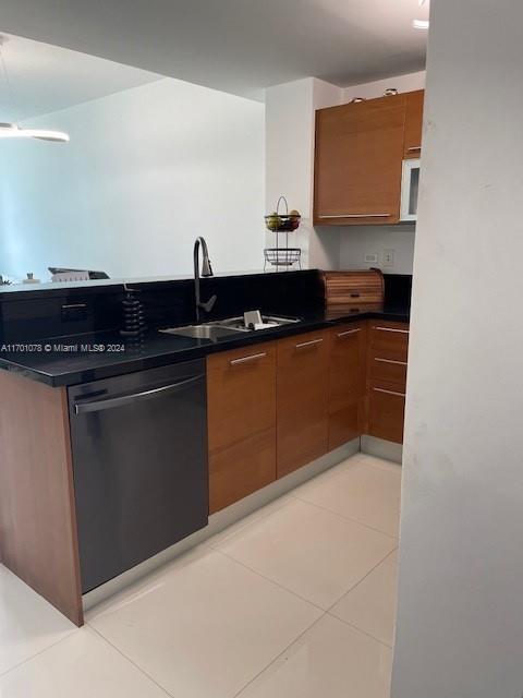 244 Biscayne Blvd # 907