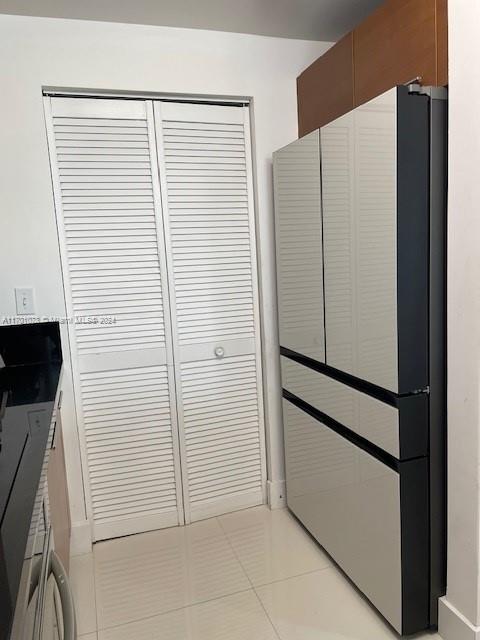 244 Biscayne Blvd # 907
