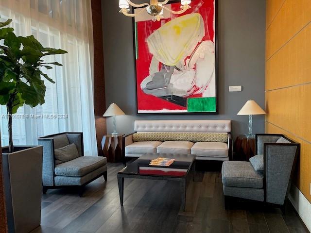 244 Biscayne Blvd # 907