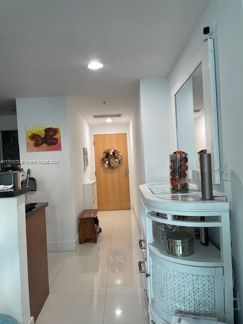 244 Biscayne Blvd # 907