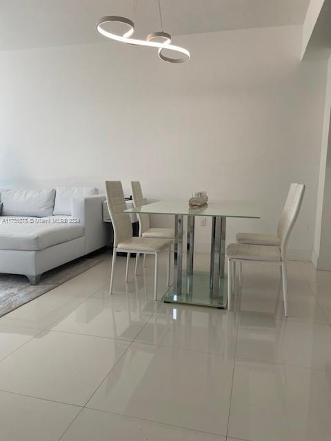 244 Biscayne Blvd # 907