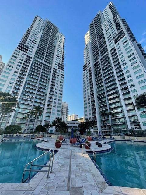 244 Biscayne Blvd # 907
