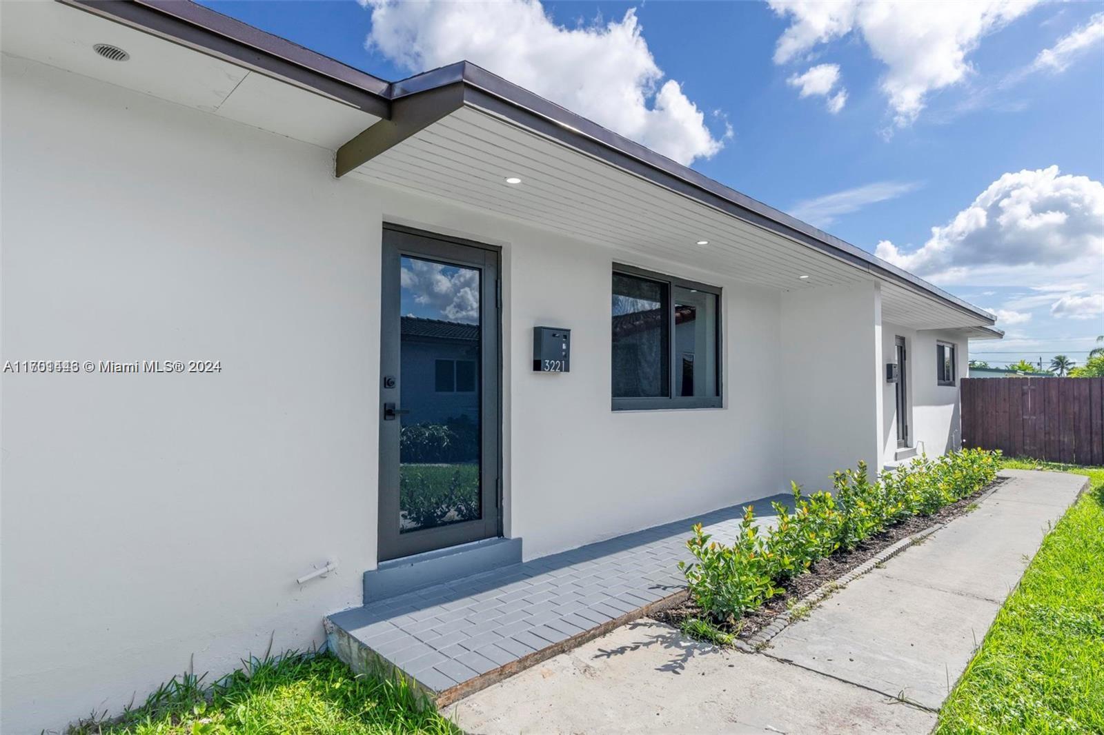 3221 SW 90th Ave # 1