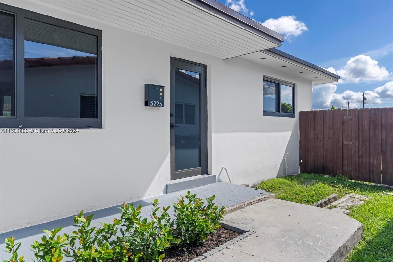 3223 SW 90th Ave # 2
