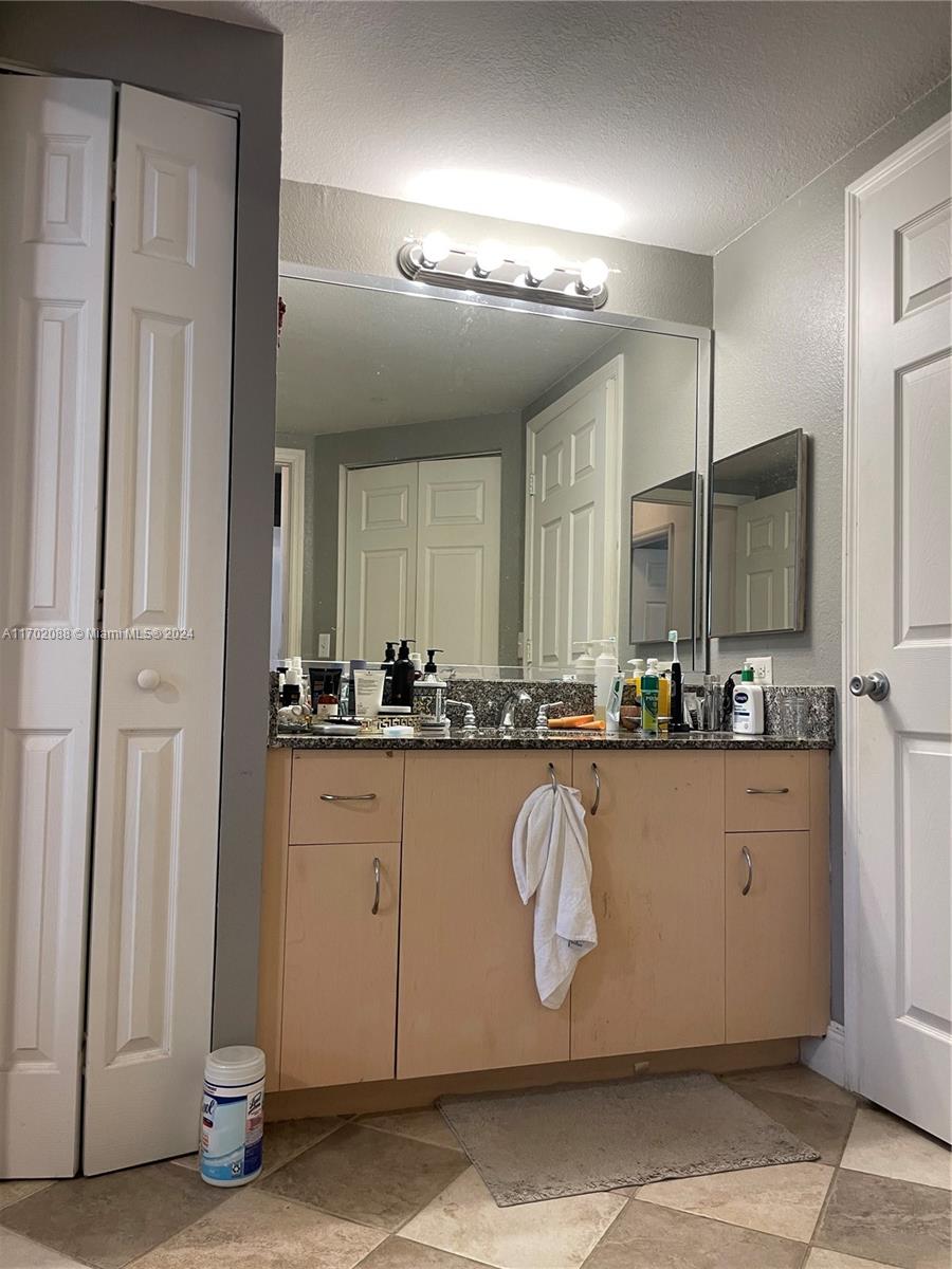 2445 Centergate Dr # 205