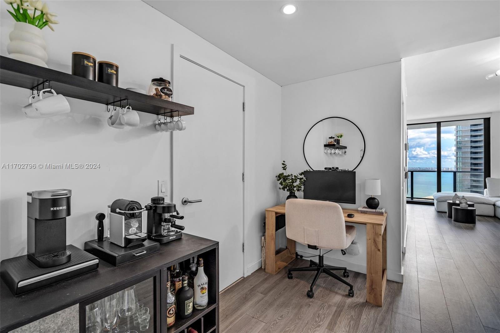 501 NE 31st St # 3704