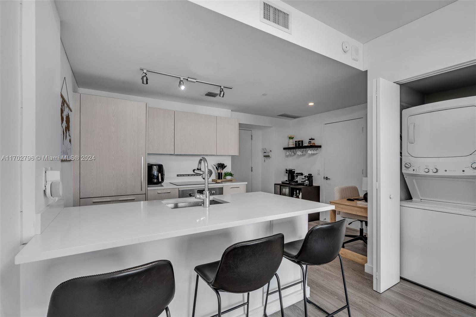 501 NE 31st St # 3704
