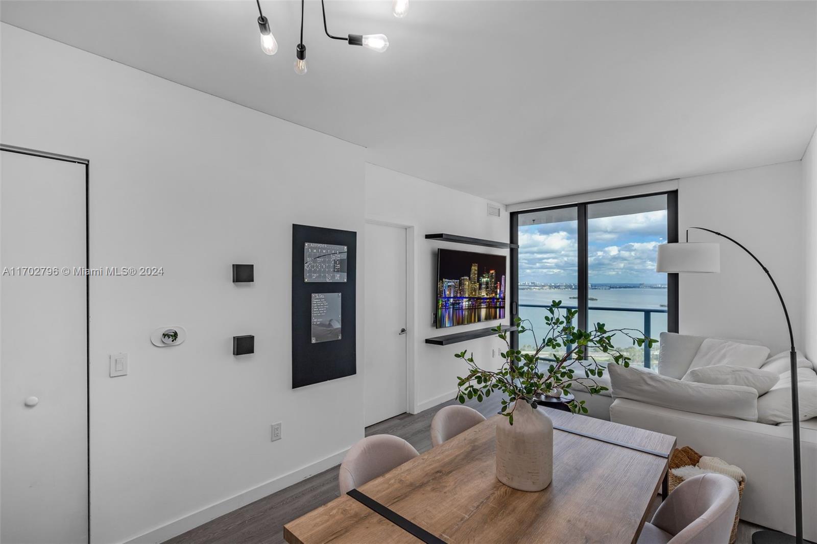 501 NE 31st St # 3704